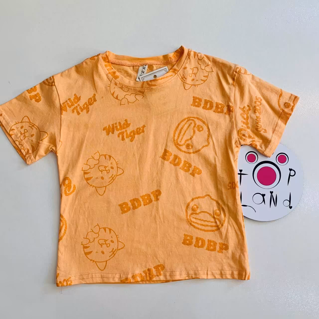 
تیشرت وارداتی 
 بسیار با کیفیت
چهار سایز مناسب 4 تا 8 سال 
لارج قد از سرشانه 35 پهنا 29 
ایکس لارج قد ا