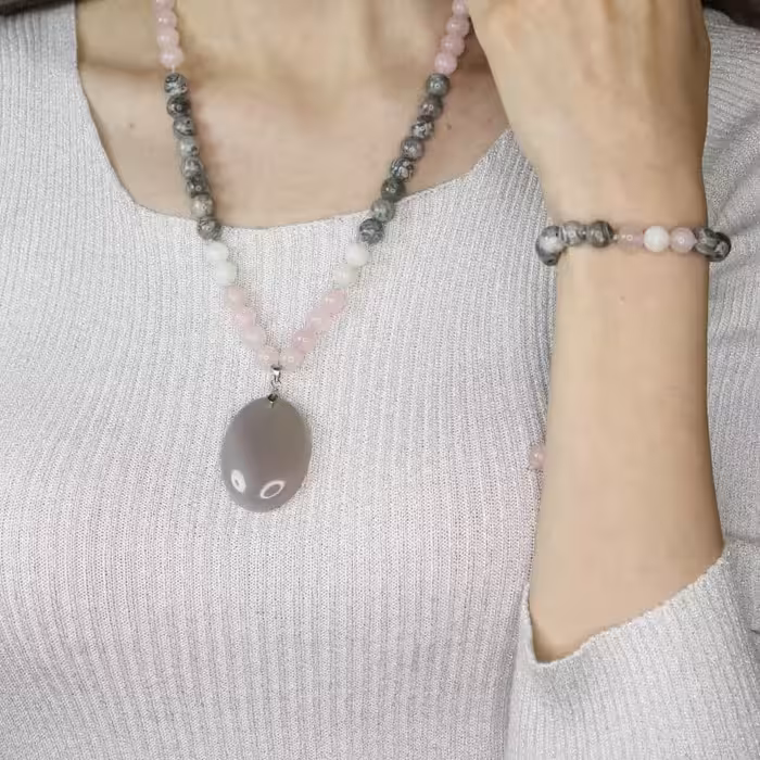 نیم ست جاسپر پیکاسو،رز کوارتز و مون استون با مدال عقیق