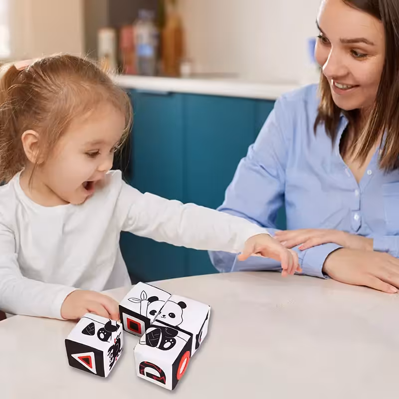 مکعب پارچه ای  جغجغه ای 4 عددی سیاه سفید کد QBX015A