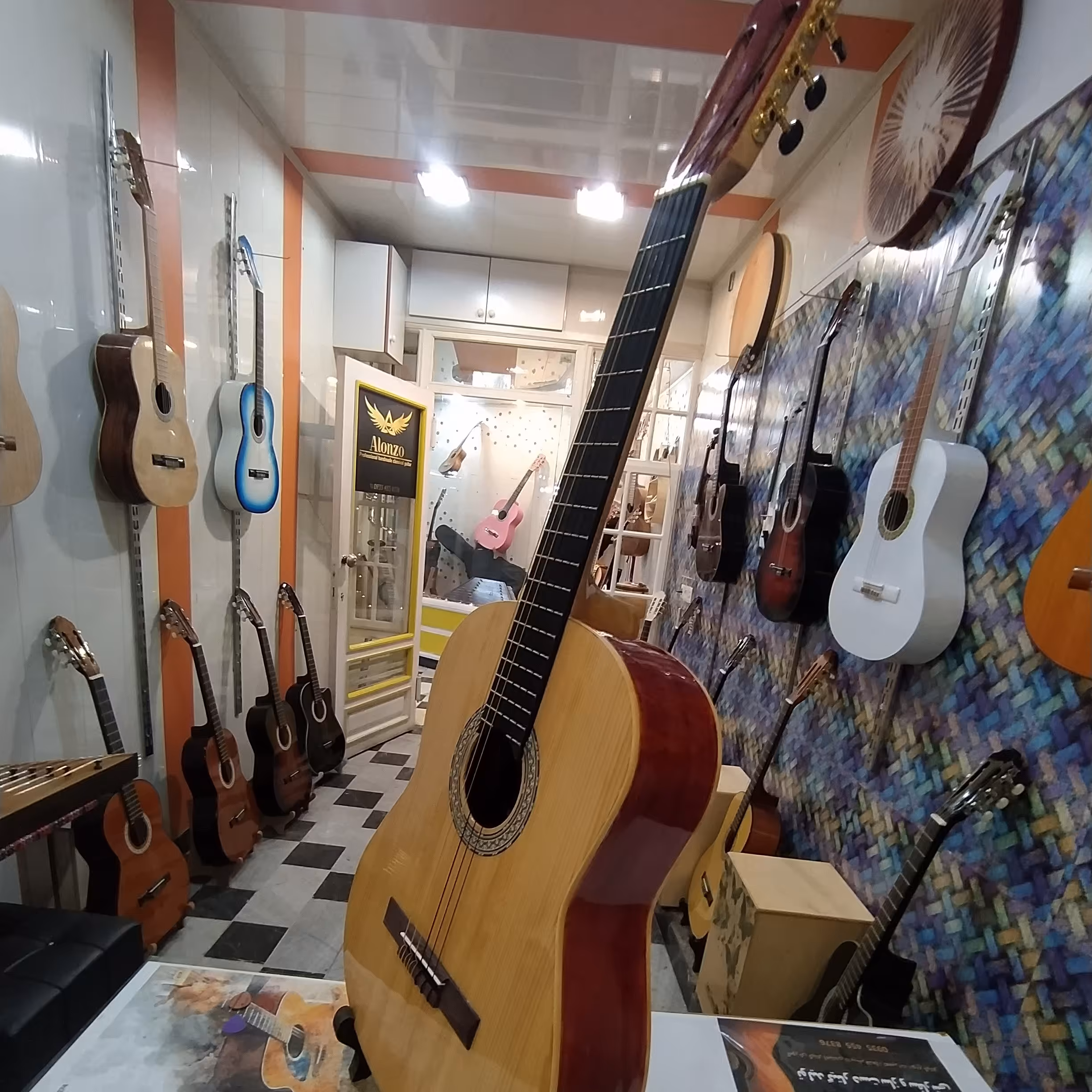 گیتار کلاسیک دست ساز 