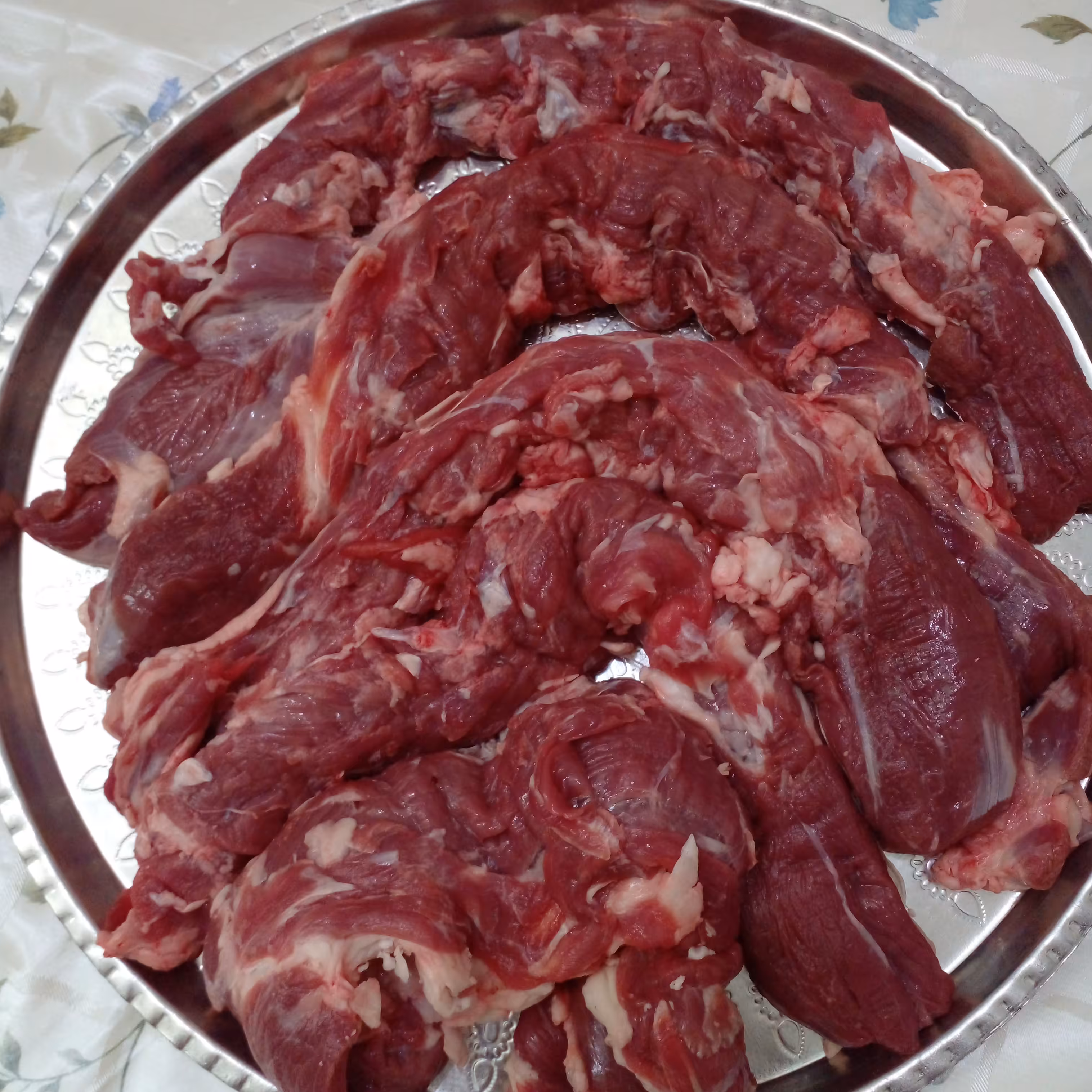  راسته ران گردن سردست تازه بره نربدون دنبه واستخوان ارسال فقط به ملایردرجه یک زودپز طعم عالی دامداری صنعتی نظارت بهداشت 