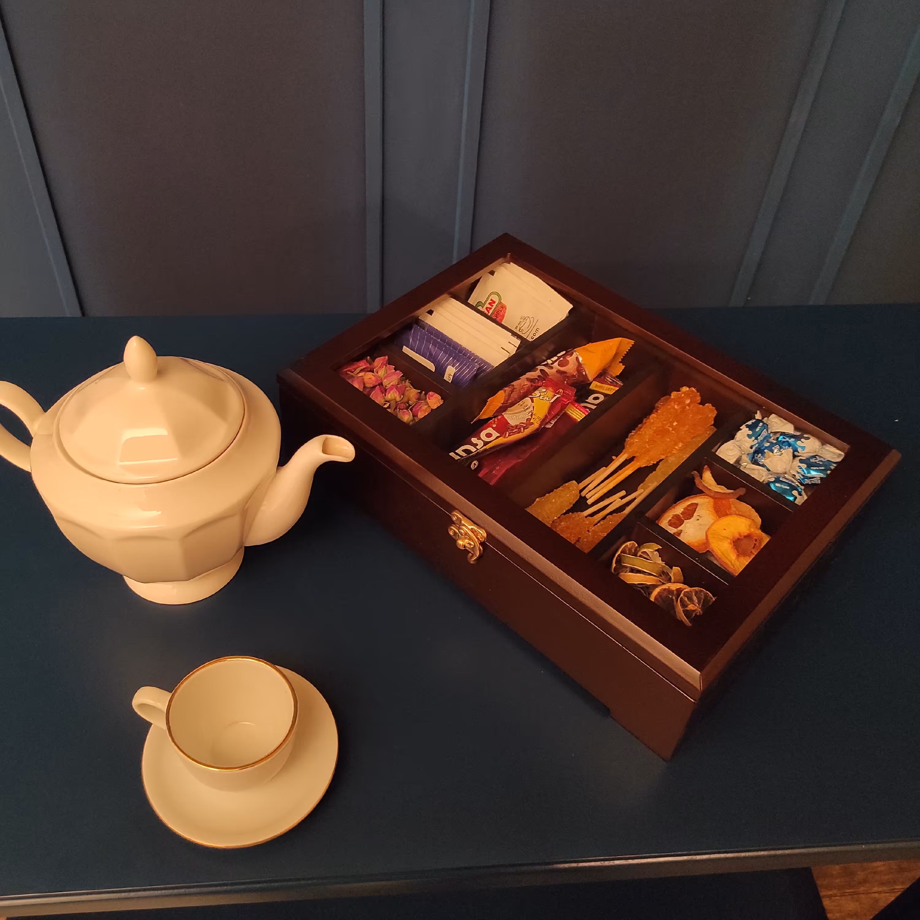 جعبه دمنوش دکورستیک مدل هشت پارت پس کرایه