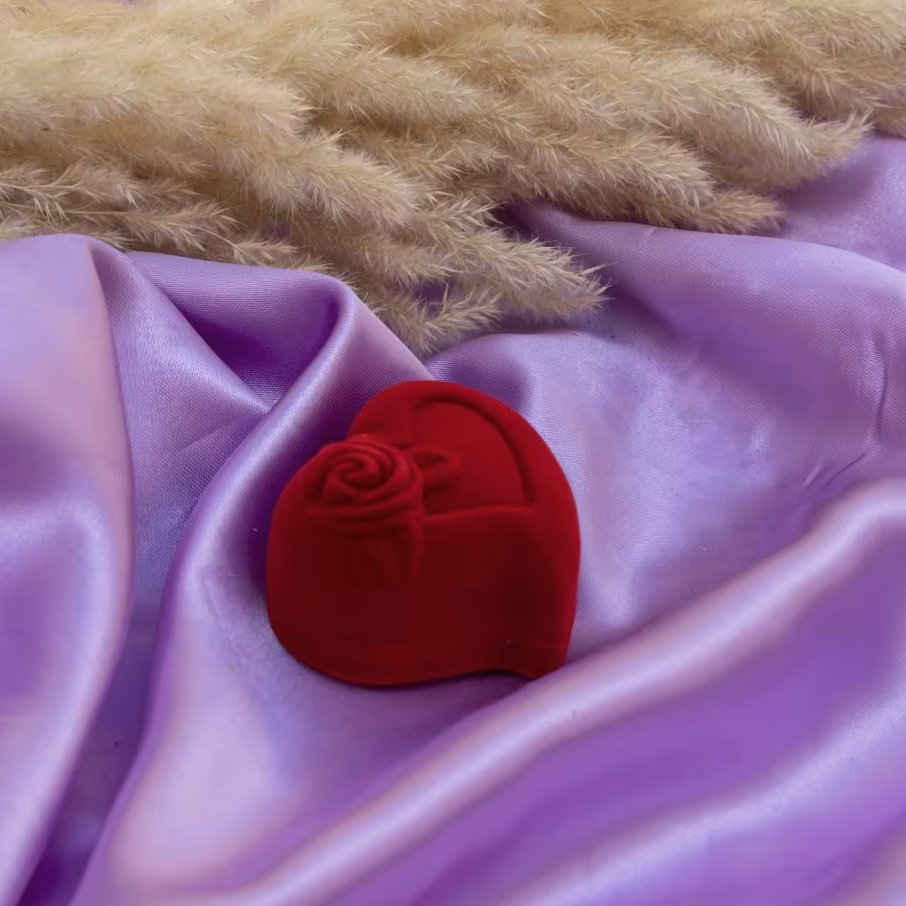 جعبه انگشتری طرح قلب  


