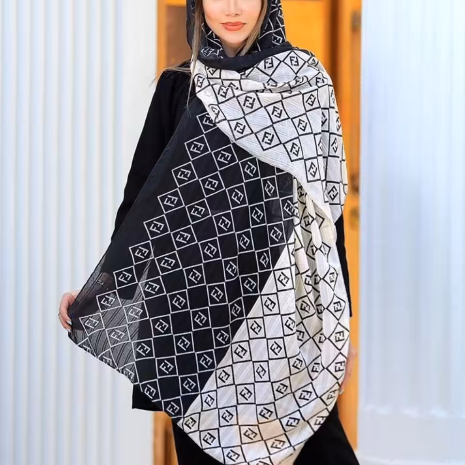 شال سفید مشکی نخی