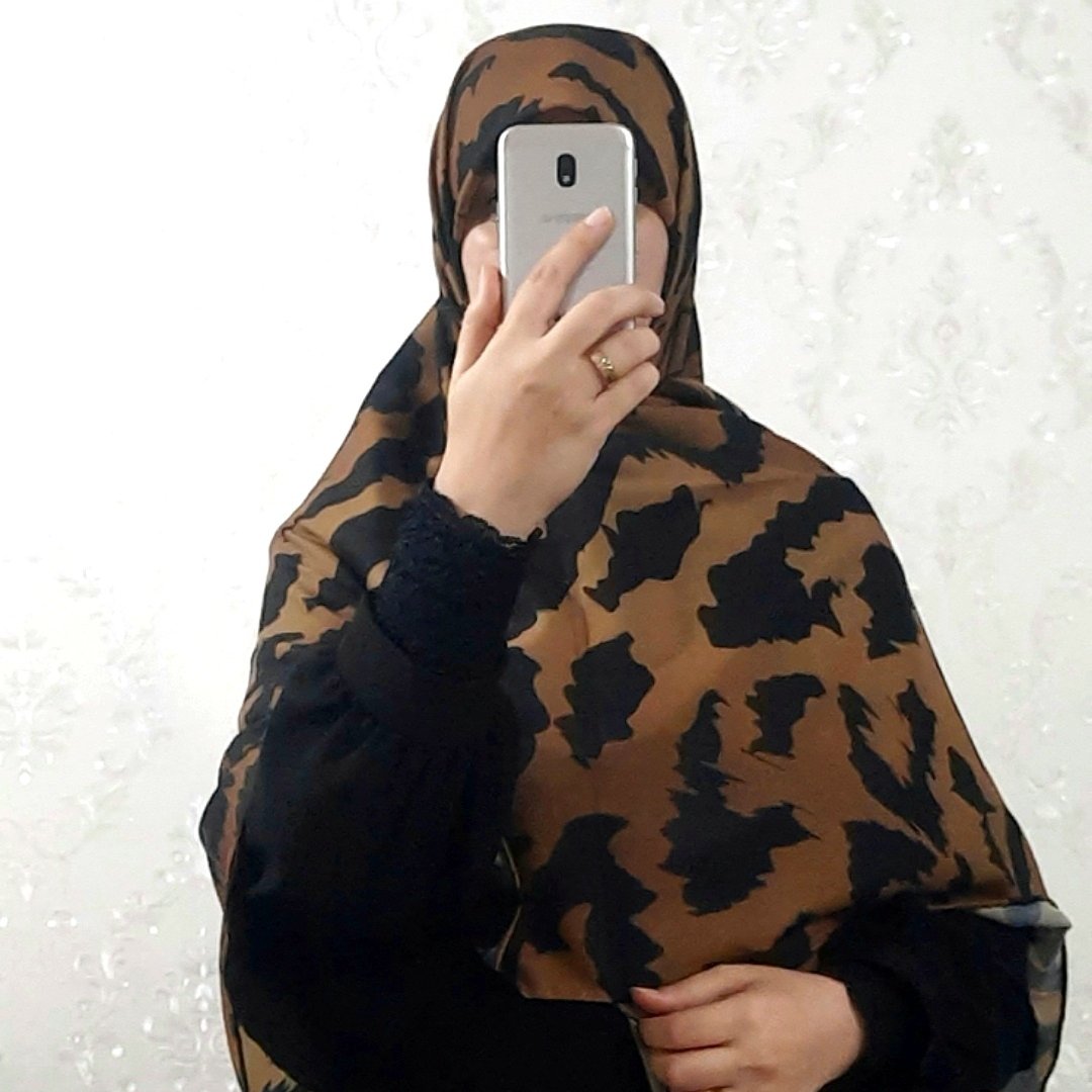 روسری نخی ،دوردست دوز،قواره135،ایستایی خیلی خوبی داره