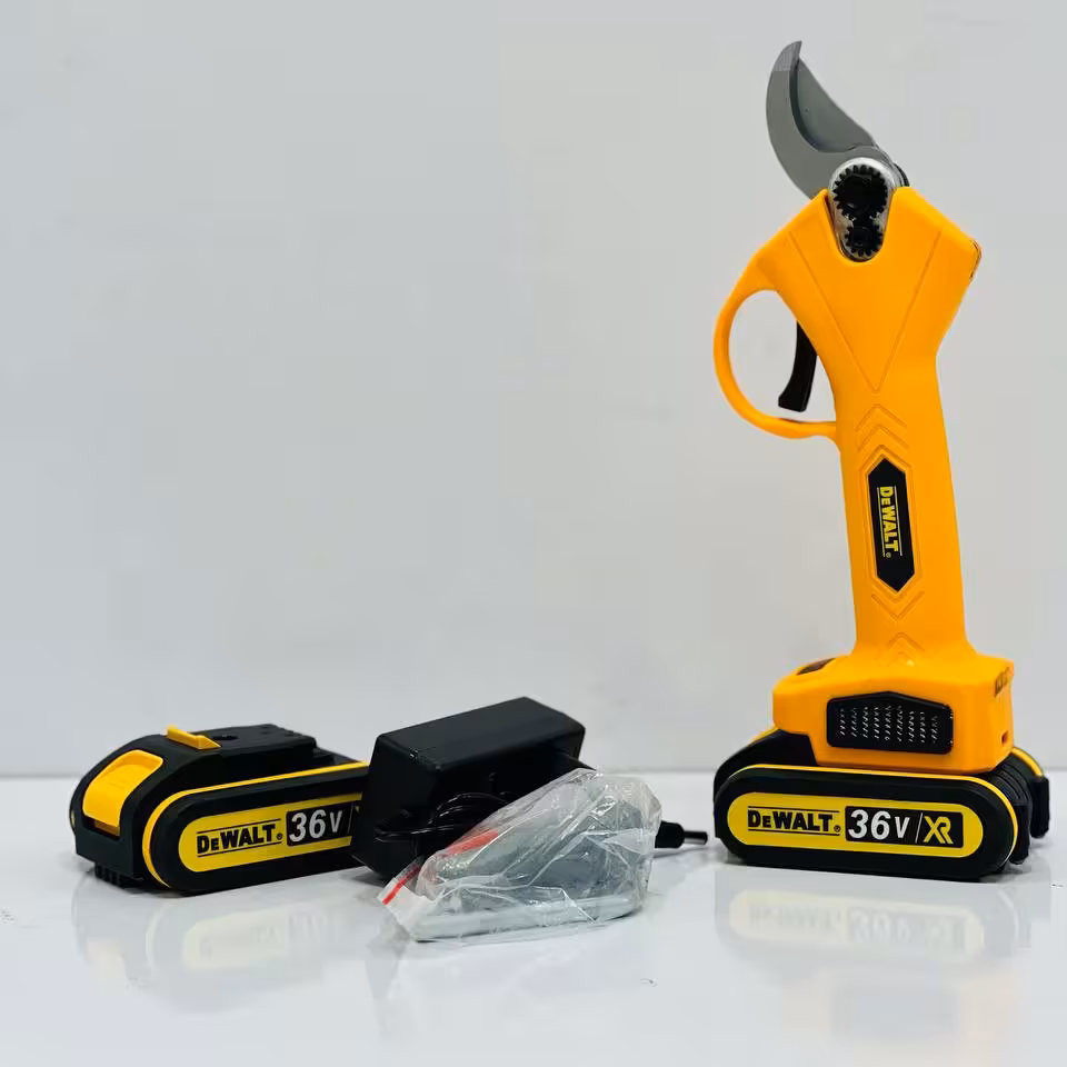 قیچی شارژی باغبانی دیوالت