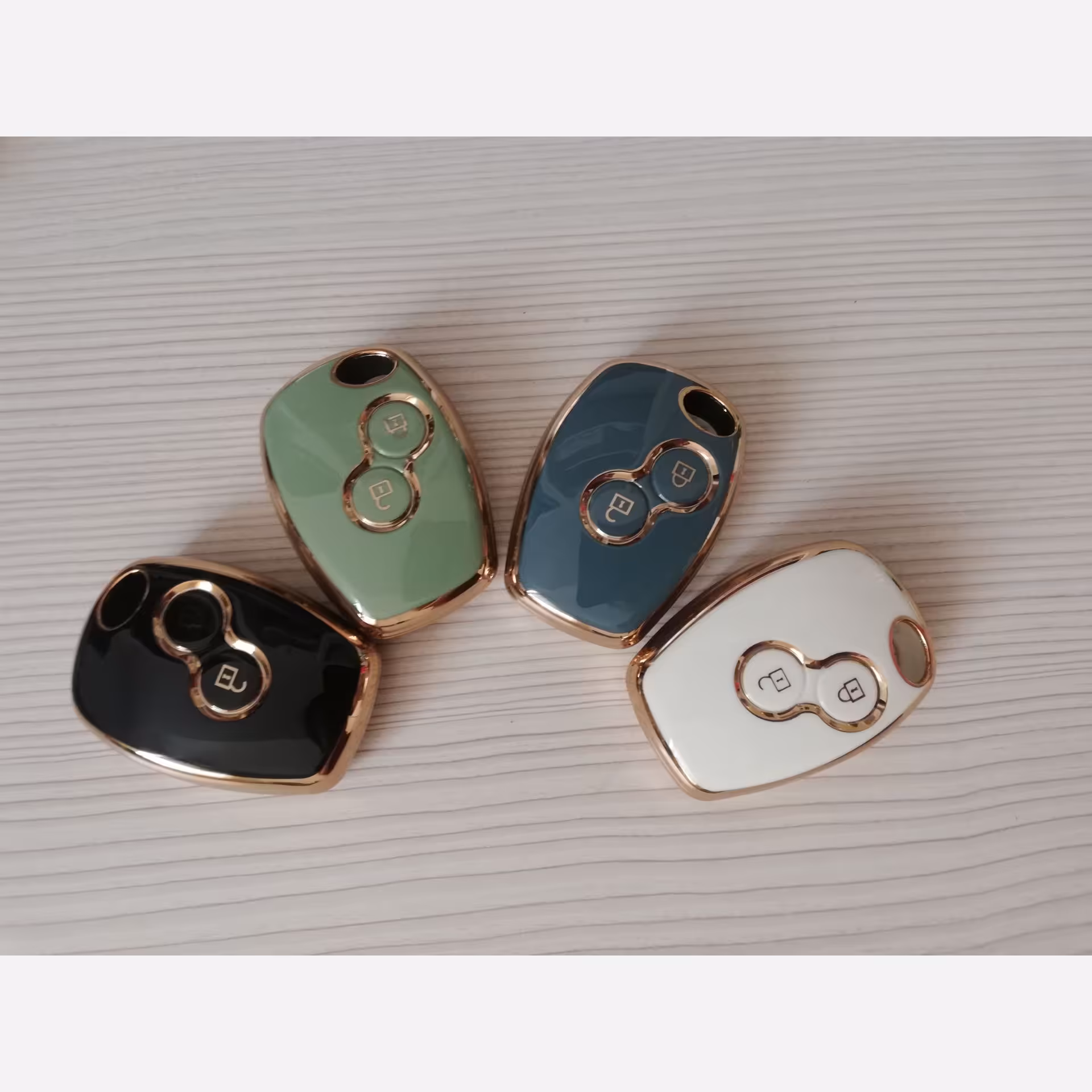 کاور سوییچ لاکچری  ال 90... پارس تندر... ساندرو