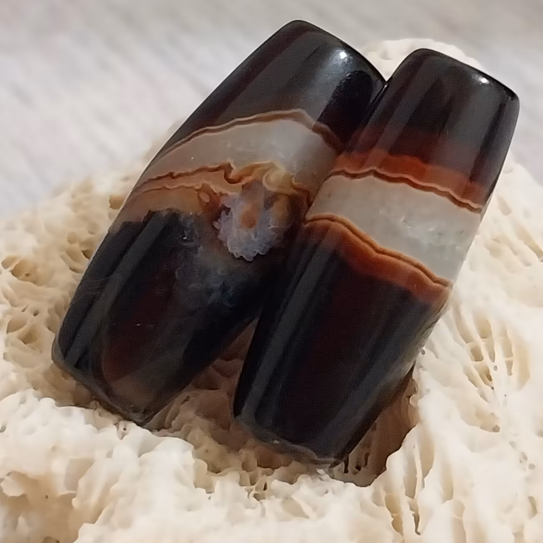 جفت مهره عقیق سلیمانی بینظیر