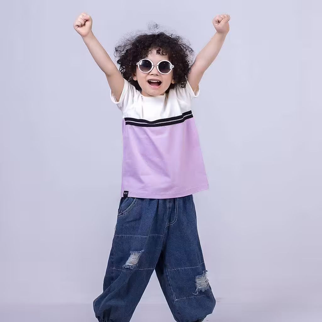 تیشرت پسرانه ودخترانه سایز45و50نخ پنبه سوپرکریستال ضمانتی یقه گردوسفید یاسی آستین پاکتی باتخفیف