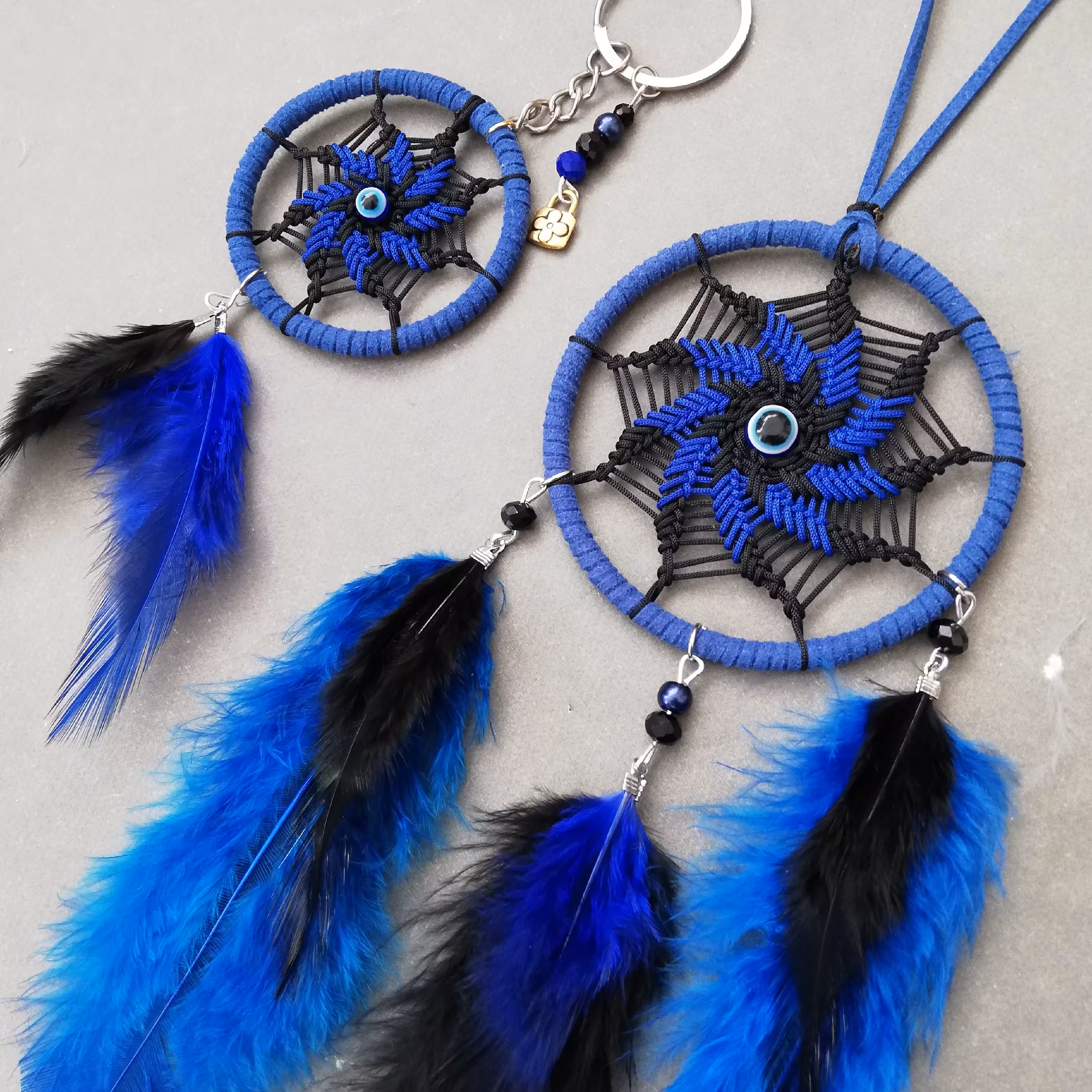 اویز ماشین و جاسوئیچی طرح دریم کچر با رنگ ابی کاربنی 