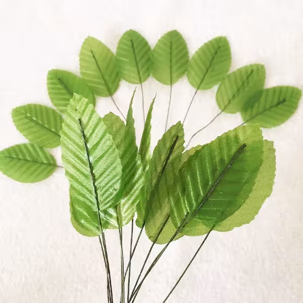 برگ مصنوعی رز رنگ سبز  بسته 10 عددی ابعاد قد 10 و عرض 3 سانتی متر