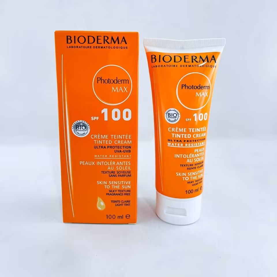 
کرم ضد آفتاب بدون رنگ فتودرم مکس spf100 بیودرما 100 میل  