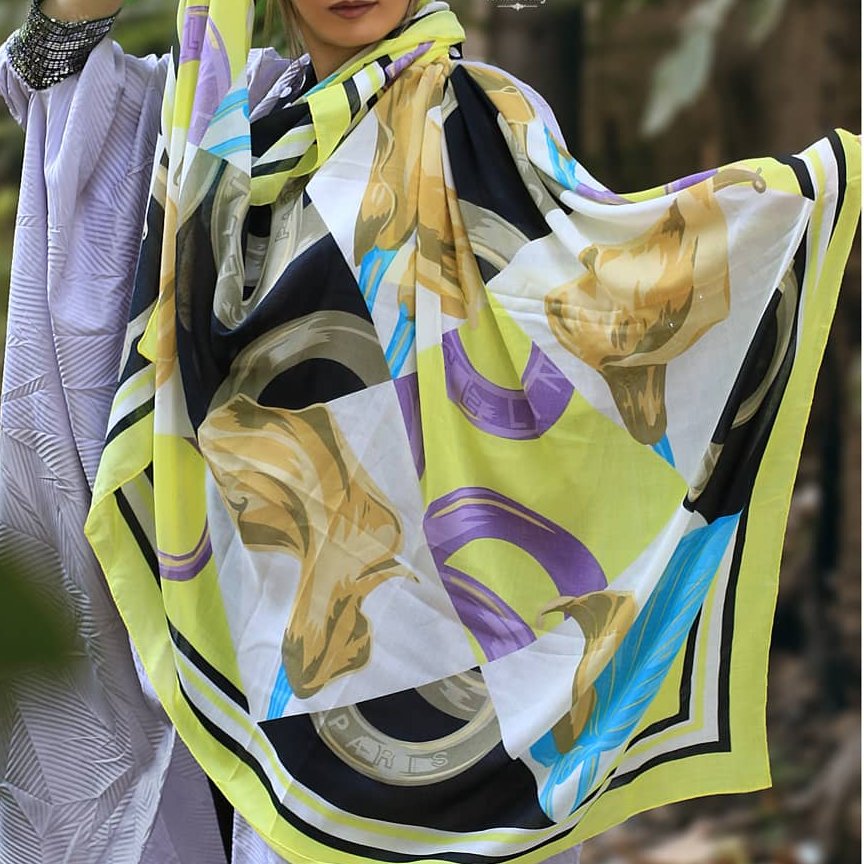 روسری کاملا نخی