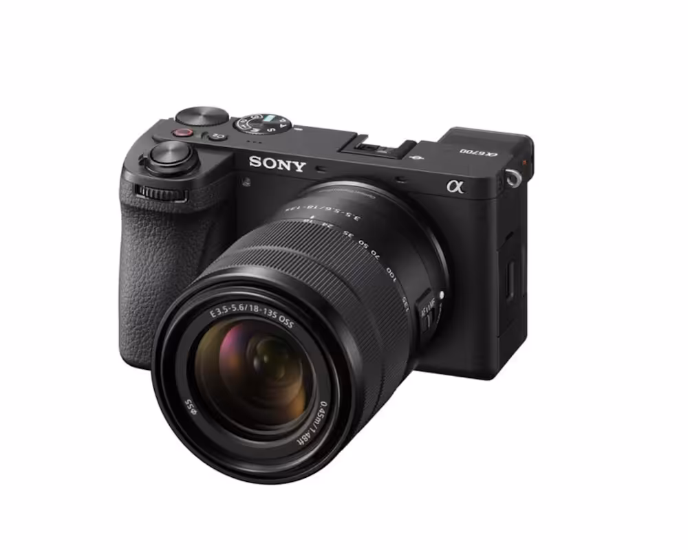 دوربین عکاسی بدون آینه سونی آلفا آ 6700 با لنز – Sony Alpha a6700 kit 135-18mm