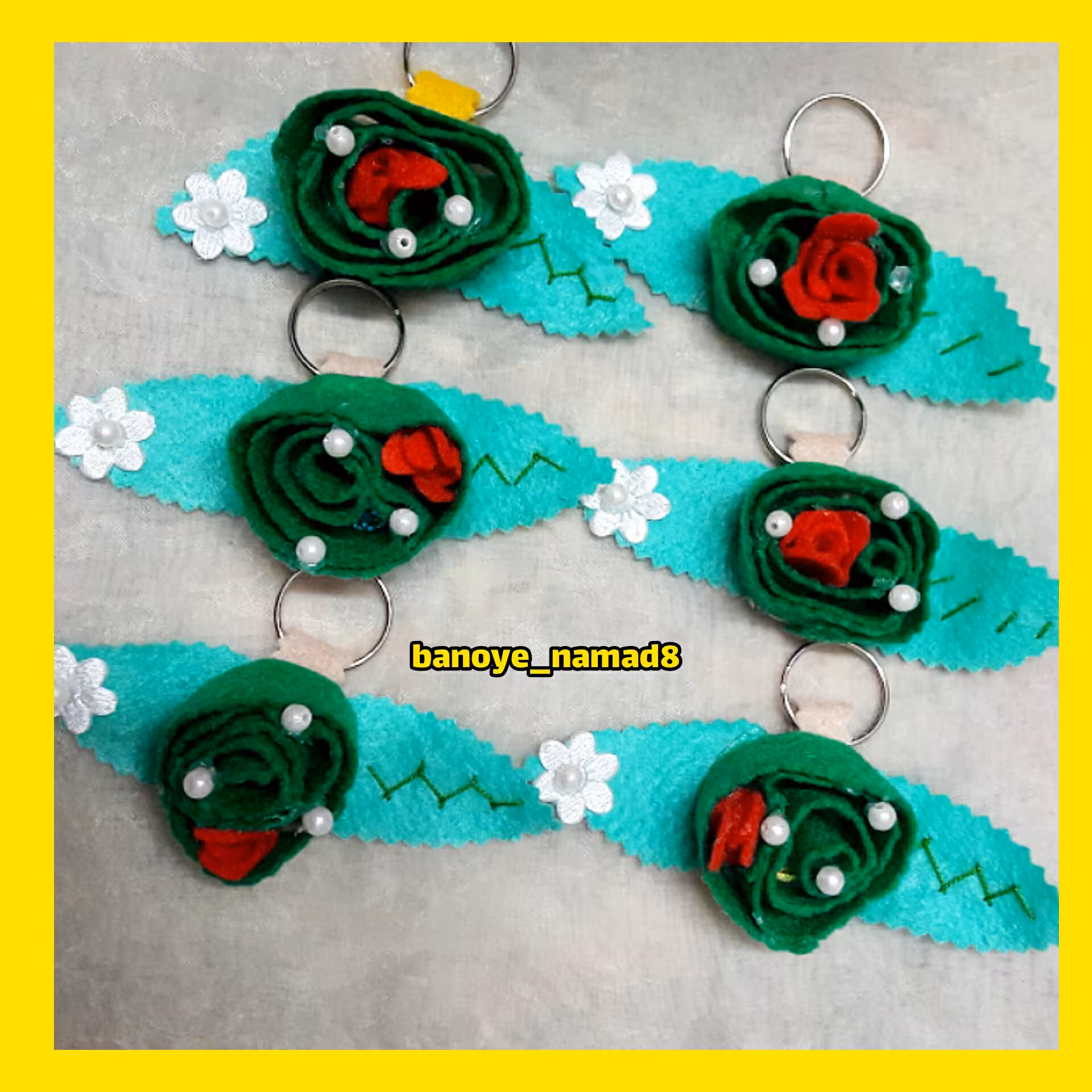 گیفت گل سبز پک 6 عددی  همراه جا سوئیچی مناسب عید غدیر و جشن تکلیف و تم سبز کد 12