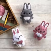 جادعایی و گیفت نوزاد خرگوش دست بافت جاکلیدی آویز اپلیکه خرگوش