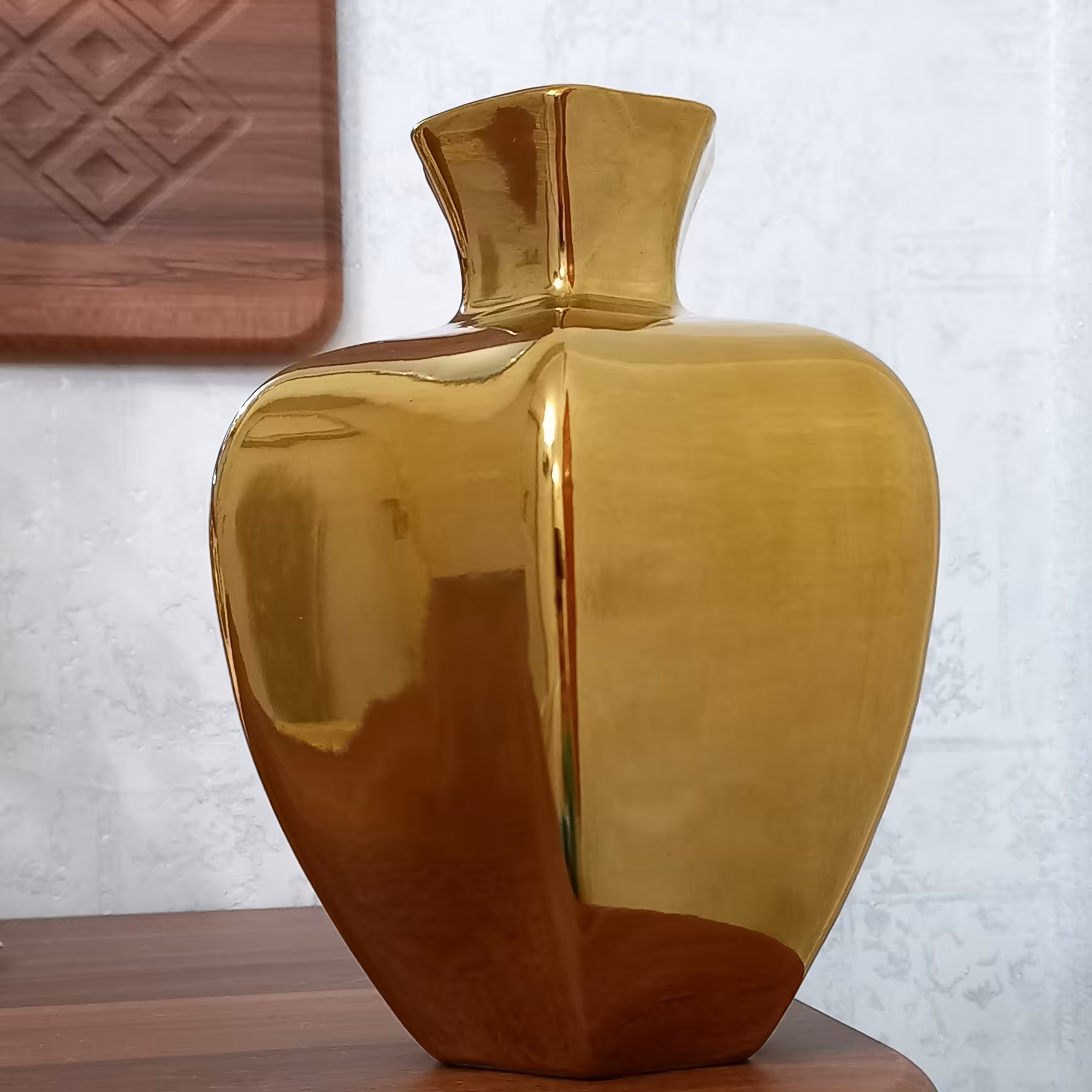 گلدان دکوری بزرگ طلایی سرامیکی 