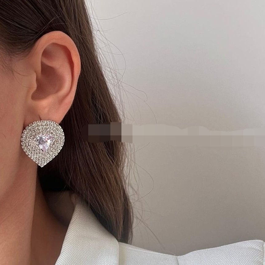 گوشواره نگین کریستال اشک 