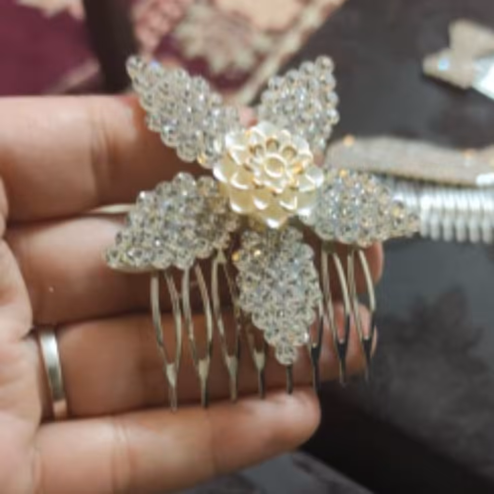 شانه مو دخترانه پنج برگ ساخته شده با سنگ براق 