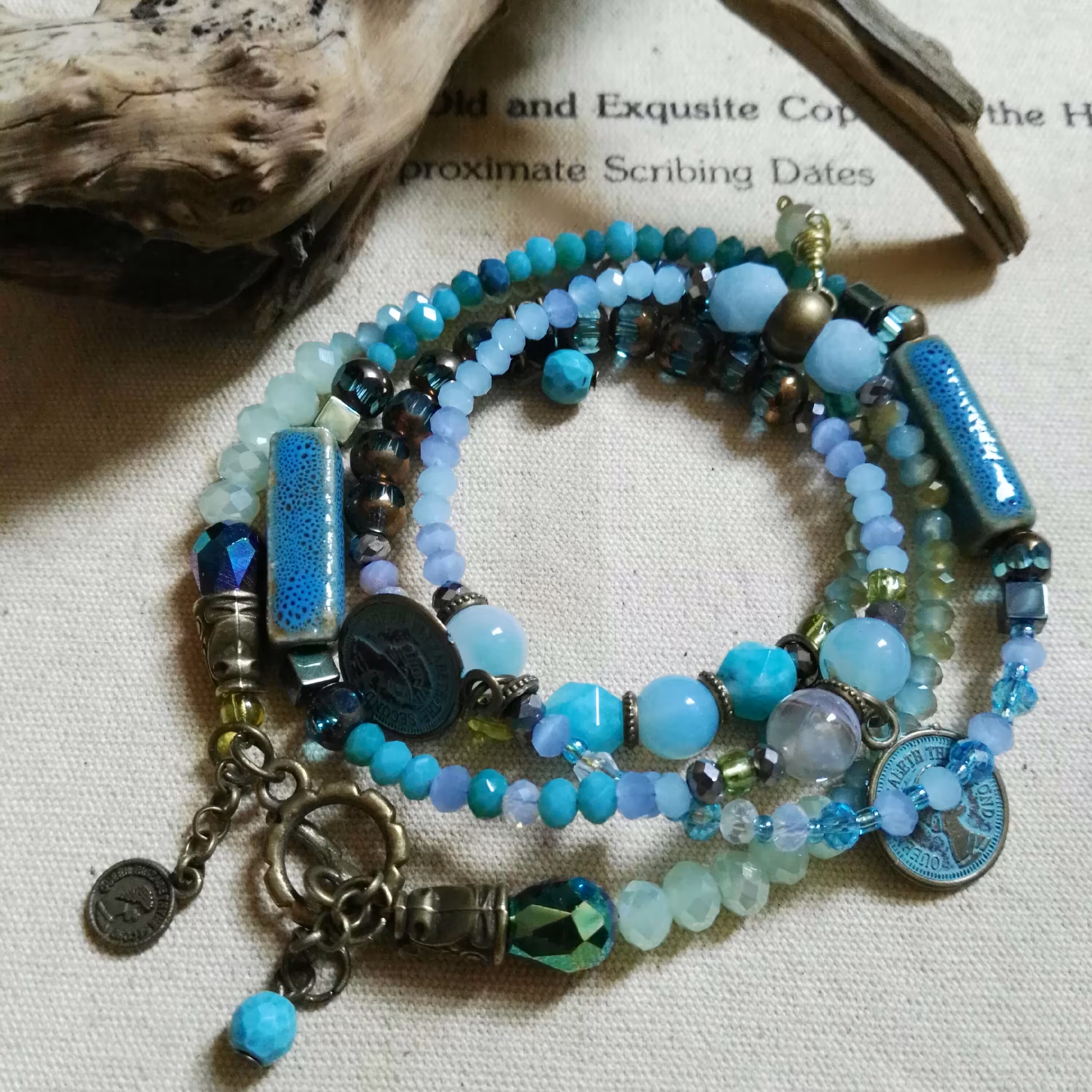 دستبند بوهویی هنر دست با گوهر های طبیعی 