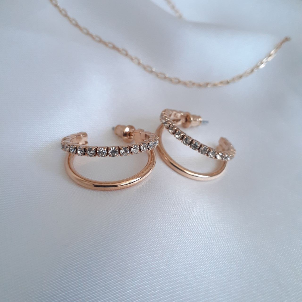 گوشواره حلقه ای رنگ ثابت