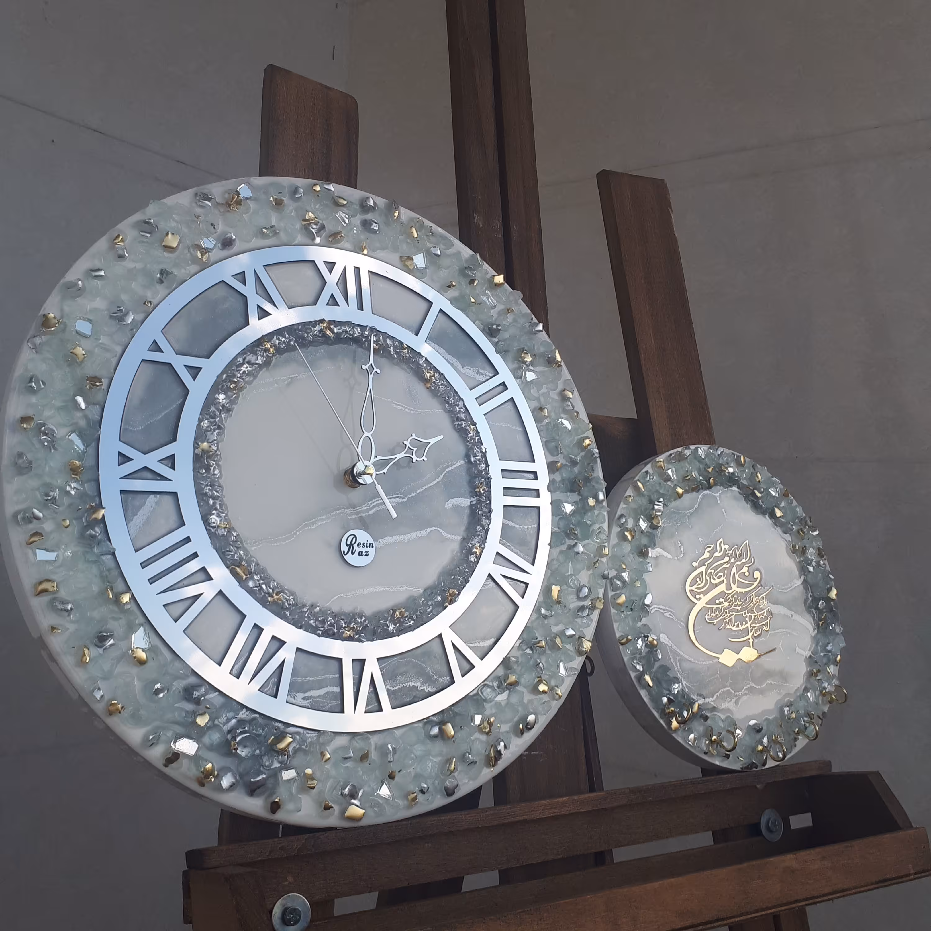 ست ساعت و جاکلیدی طرح رخشان نقره ای قطر ساعت 40 (پس کرایه)