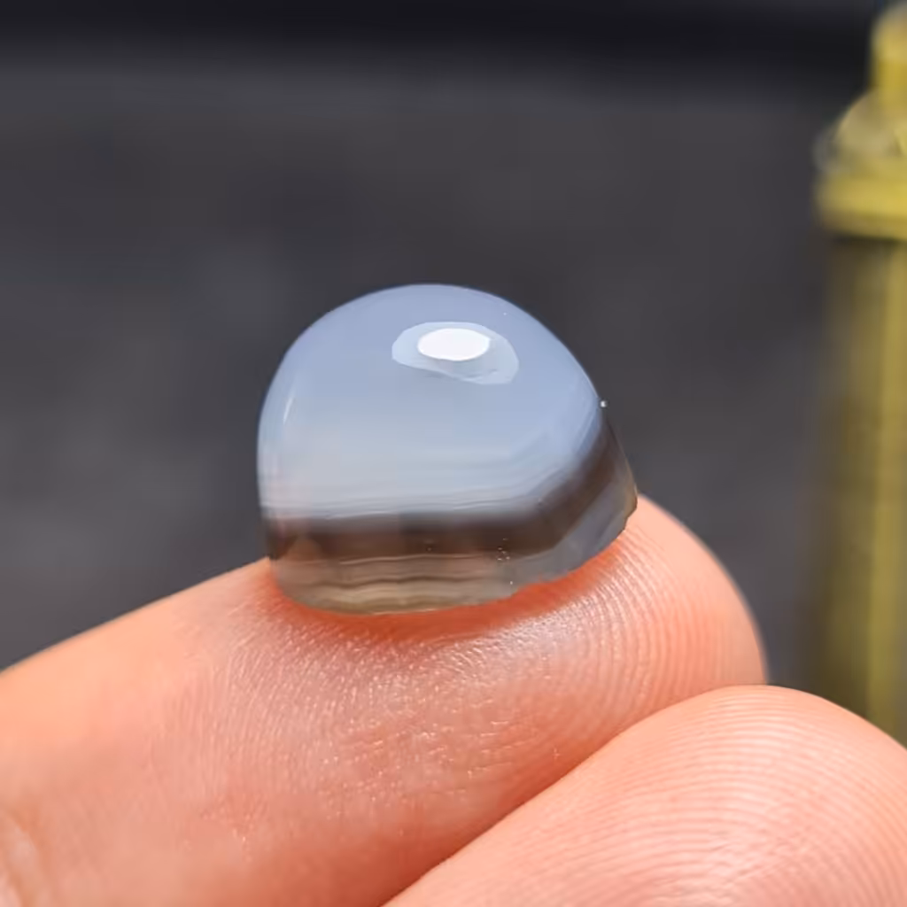  نگین فوق العاده زیبای سنگ عقیق سه پوست صد درصد طبیعی اصل خراسانی
کد  27447