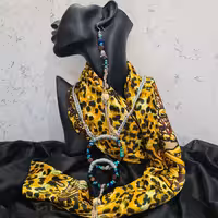 نیم ست گردنبند و گوشواره سنگ فیروزه و لاجورد و مهره چوبی بافته شده با نخ مکرومه بسیار زیبا و خاص و شیک 