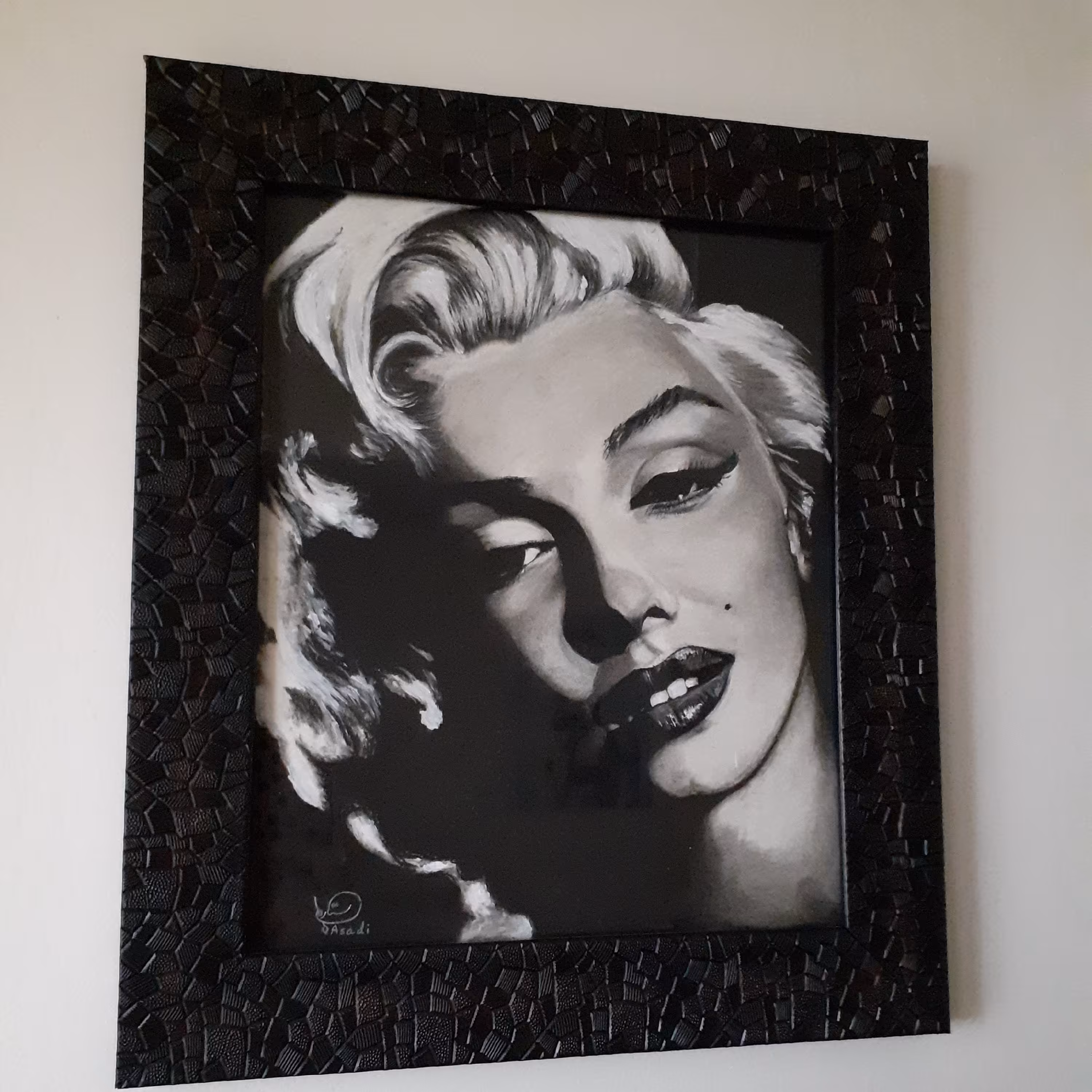 سیاه قلم روی کاغظ ابعاد 32در40با وزن950گرم