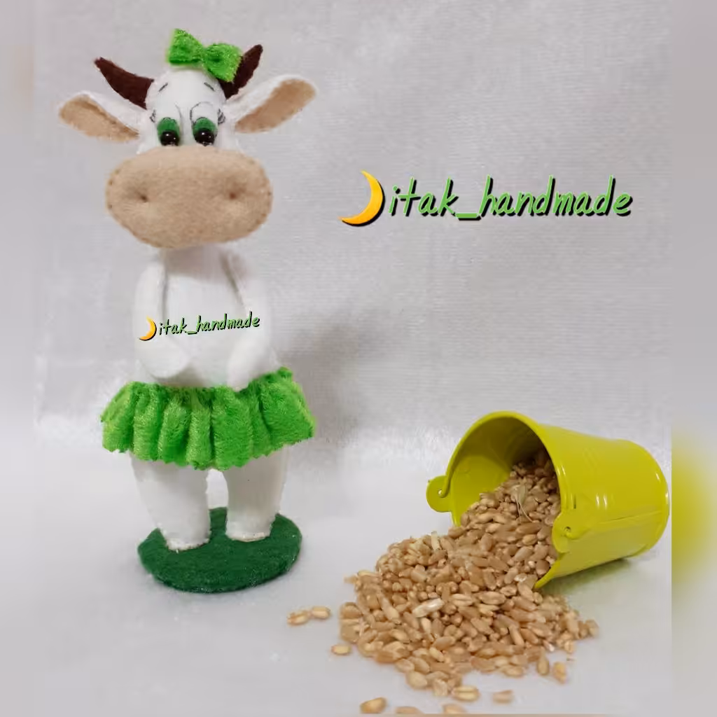 گاو نمدی
سفید نماد سال 1400