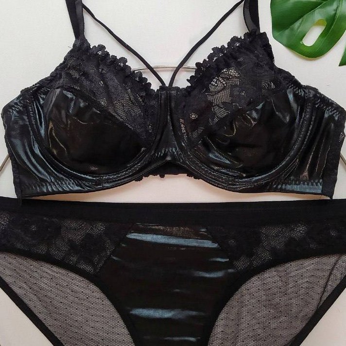 👙مدل جدید کارن 😍😍😍😍
👙ست_فنردار_چرم
پارچه چرم
🌈رنگ: مطابق عکس
📏سایز: 75 80 85 90
💰 با احترام 160.000