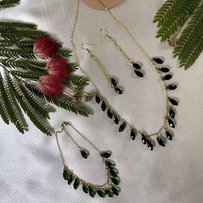 نیم ست استیل و کریستال سبز