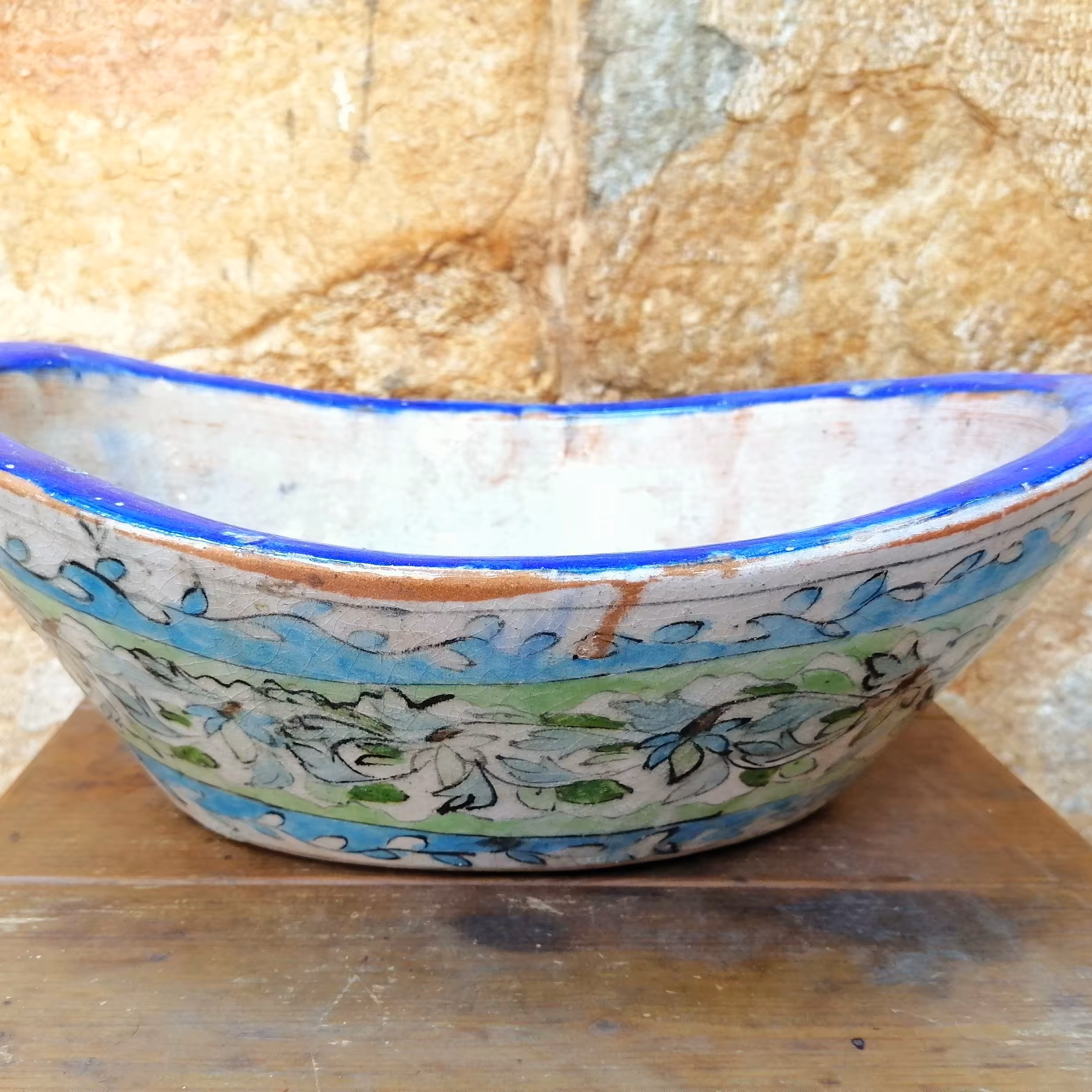 ظرف سفالی با لعاب زیبا