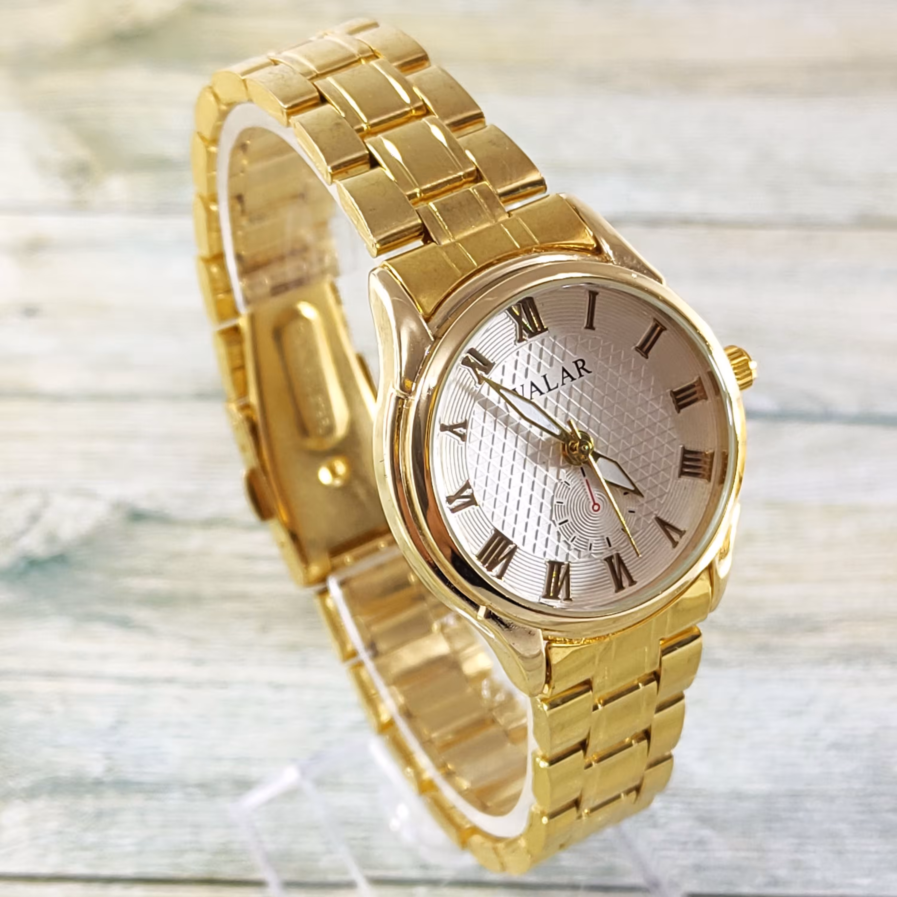 ساعت زنانه والار walar طلایی