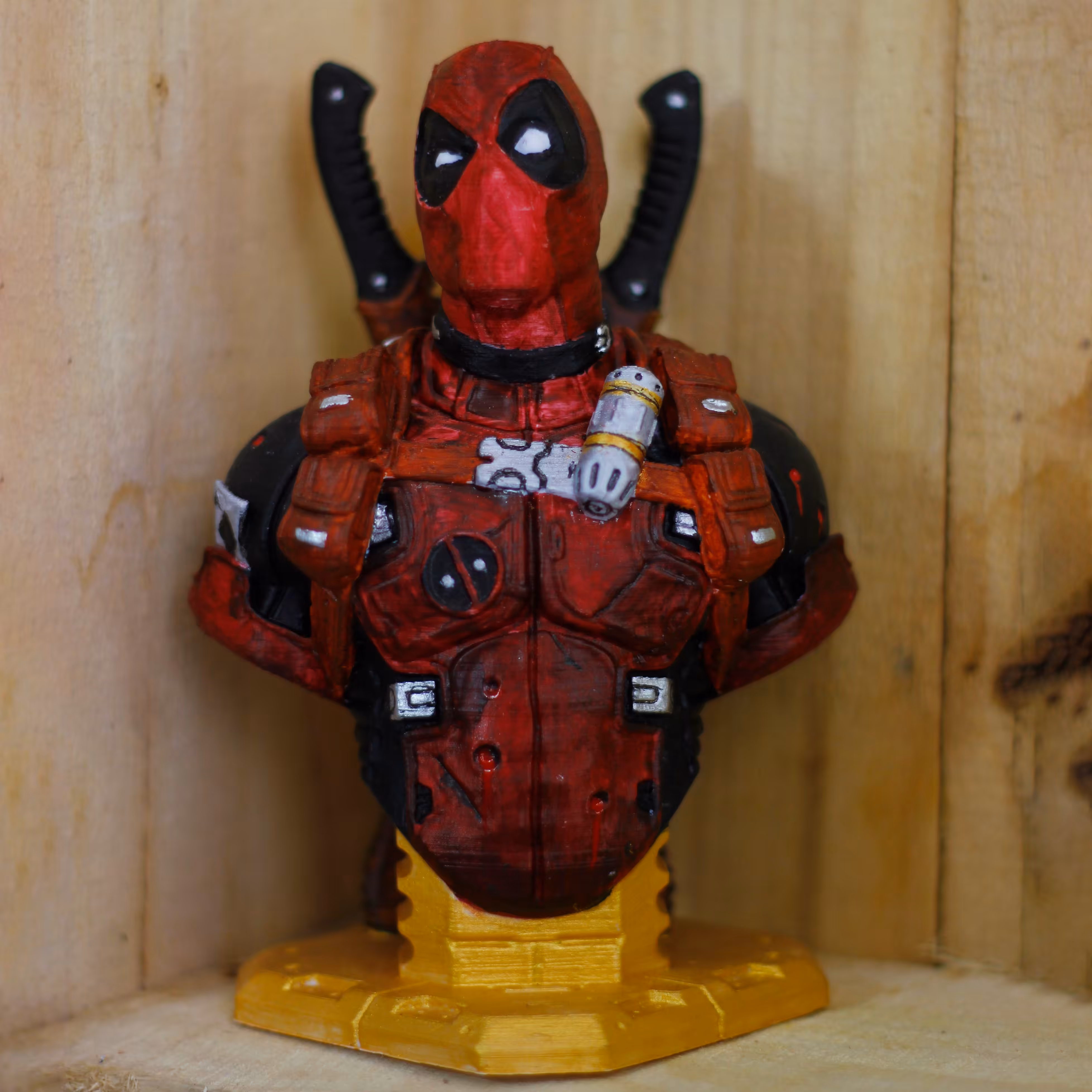 تندیس و فیگور نیم تنه شخصیت  ددپول Deadpool  سایز 17 سانتی متری