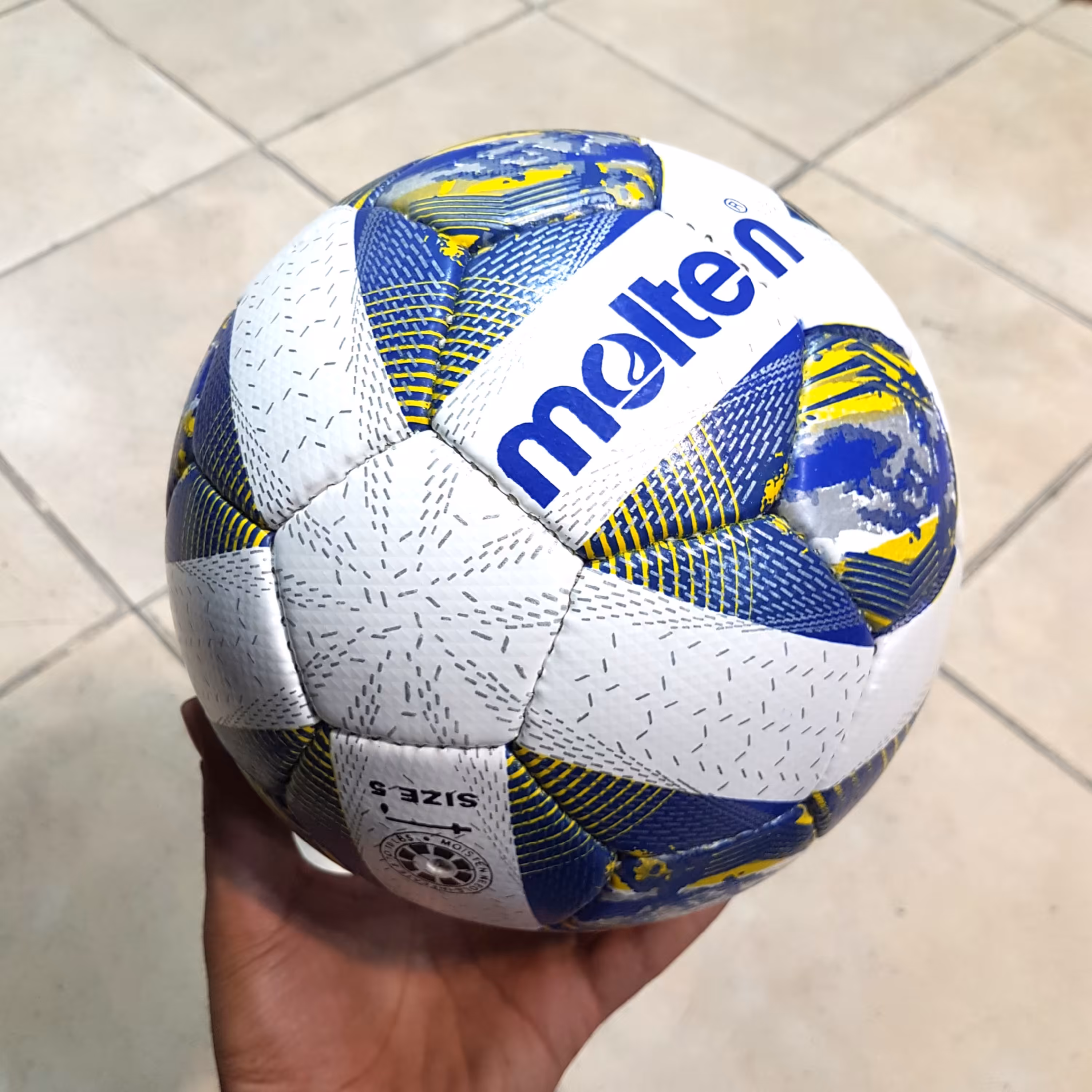 توپ فوتبال مولتن molten ( مدل AFC ) مدل جدید با قیمت بسیار عالی 