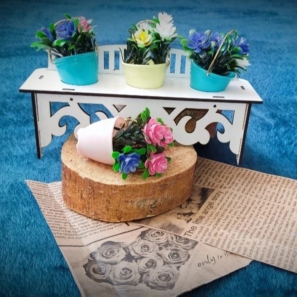 مینی شلف چوب mdf.همراه با 3گلدان کوچک. کاربردی برای تزئین هرجای که دلت میخواد