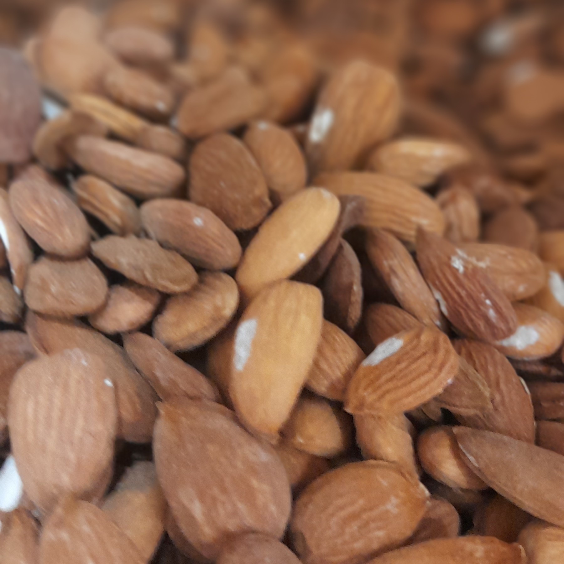 مغز بادام درختی اعلا (یک کیلویی)