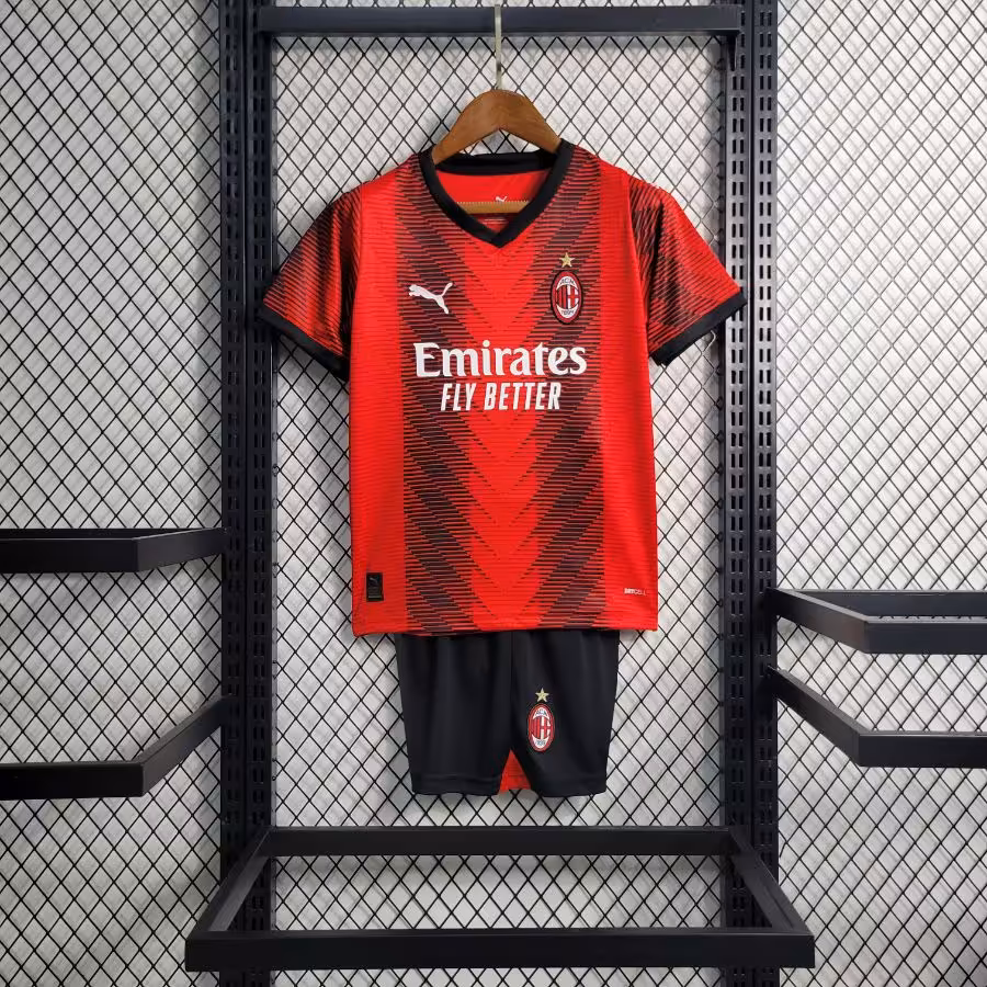 لباس بچه گانه میلان 2024-2023 | کیت اول