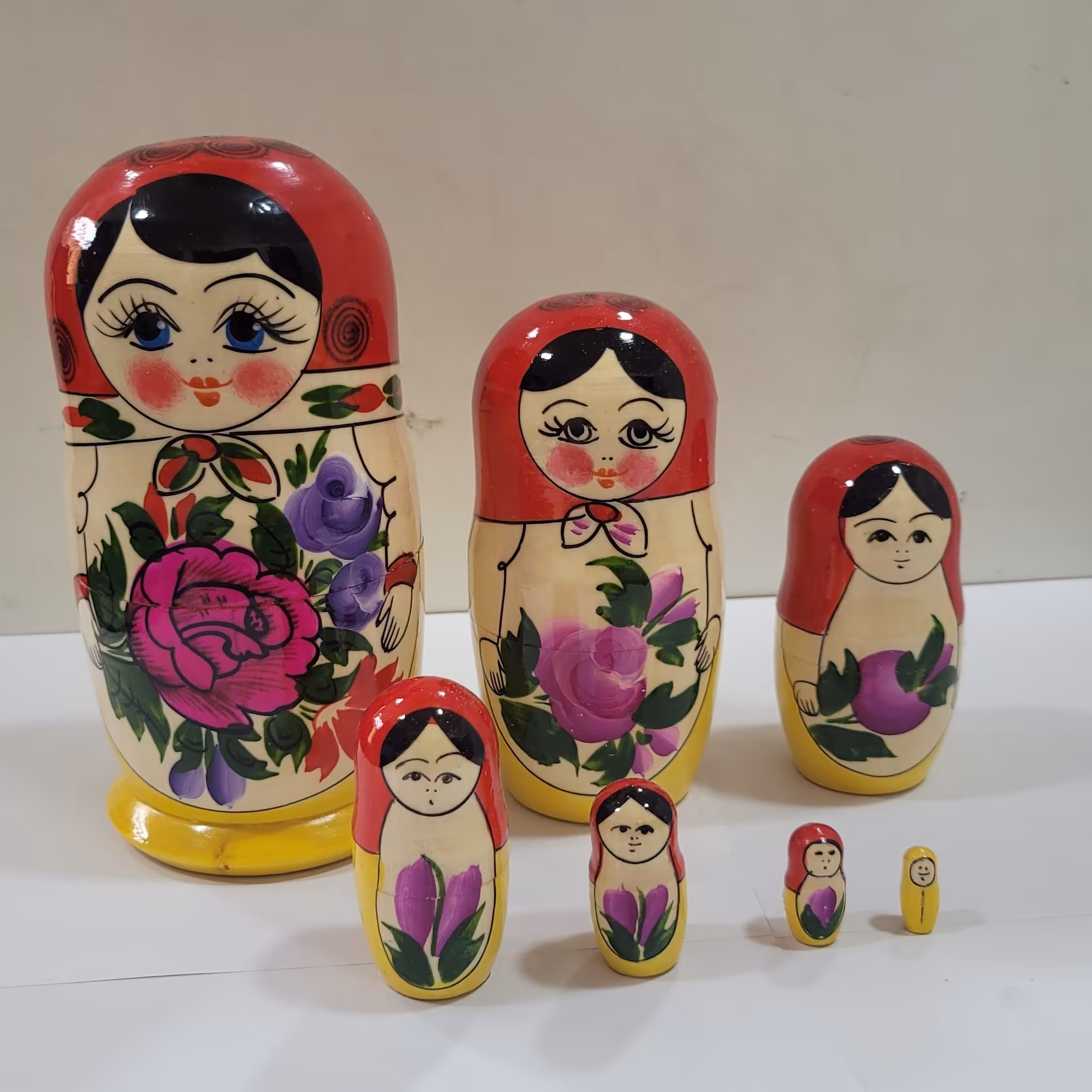 ماتروشکا 7 تکه 19 سانتی وارداتی روسیه طرح مطابق تصویر ماتریوشکا سوغات روسیه