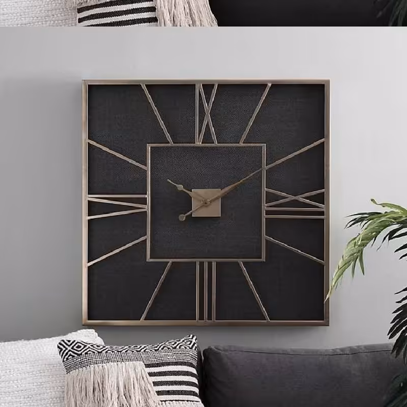 ساعت دیواری مربع سایز   45 سانتی  رنگ مشکی مات و طلایی