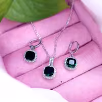 نیمست سبززمردی