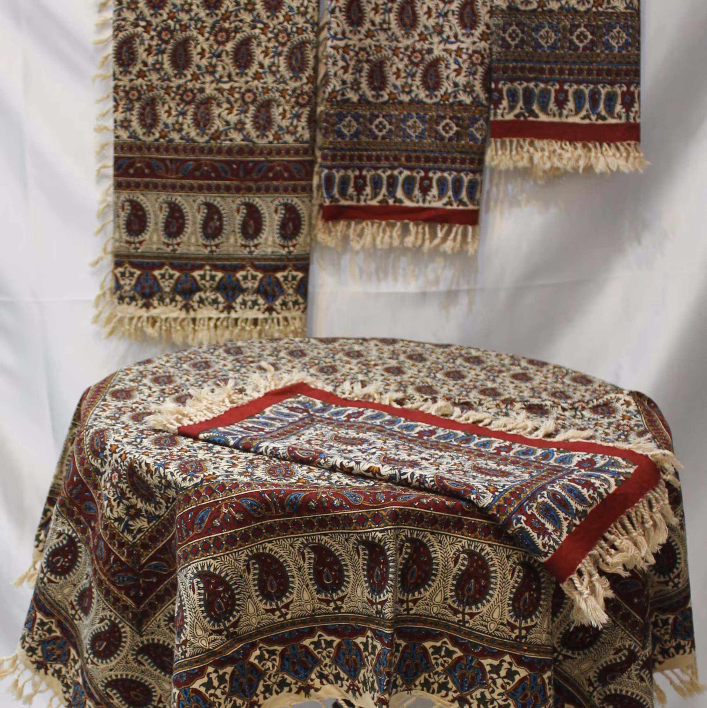 رومیزی قلمکاراعلا طرح بته ریز سایز 100 در 100