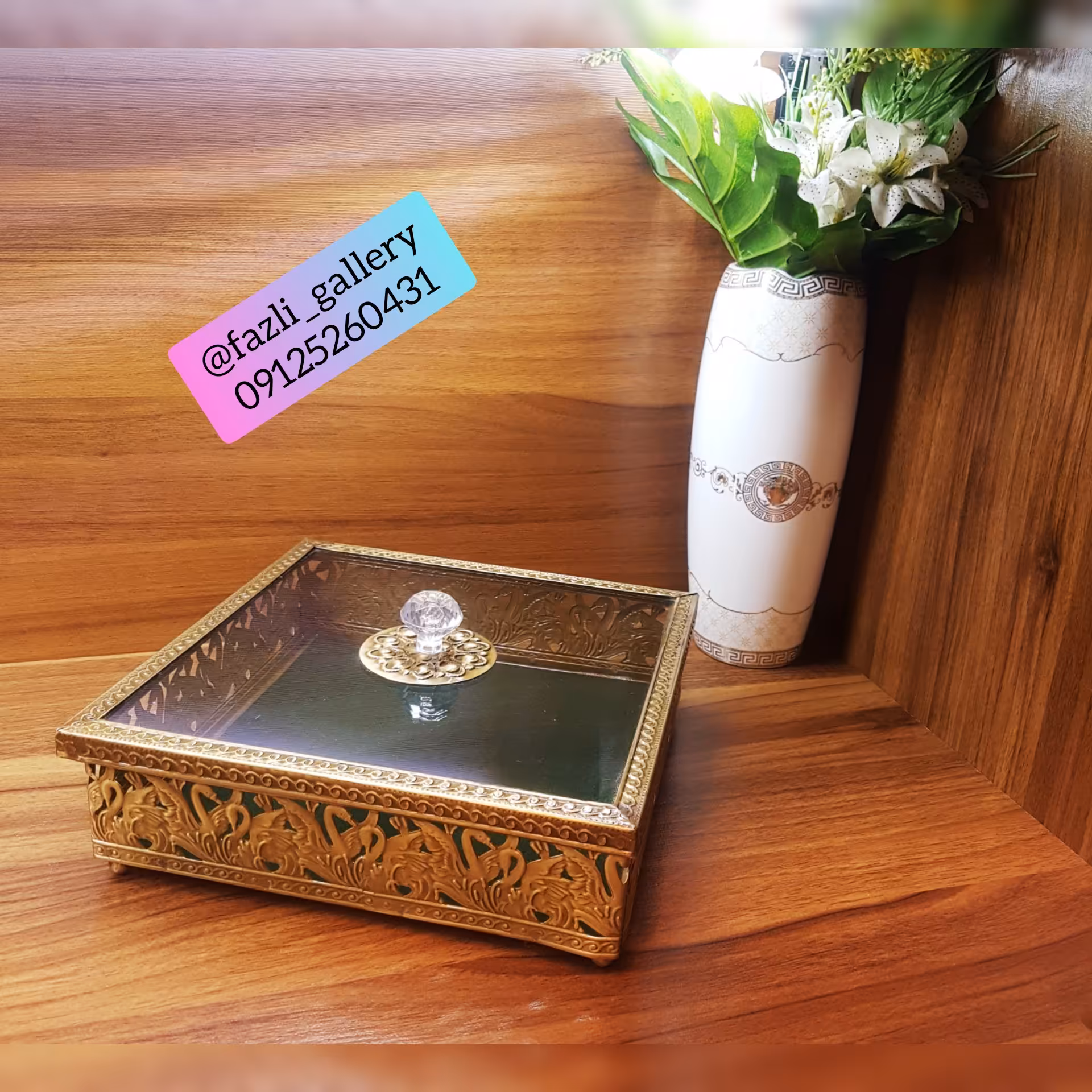 شکلات خوری و بیسکویت خوری مربع آنتیک طرح قو
(شکلاتخوری آنتیک _ کندی _ تیبگ _ آجیل خوری _ کندیبار _ کندیباکس)