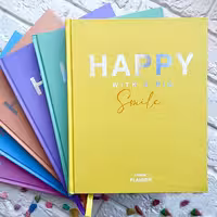 دفتر پلنر سالانه انگلیسی جلد سخت استیکردار لانگو طرح Happy