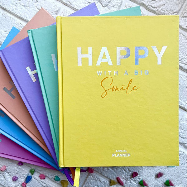 دفتر پلنر سالانه انگلیسی جلد سخت استیکردار لانگو طرح Happy