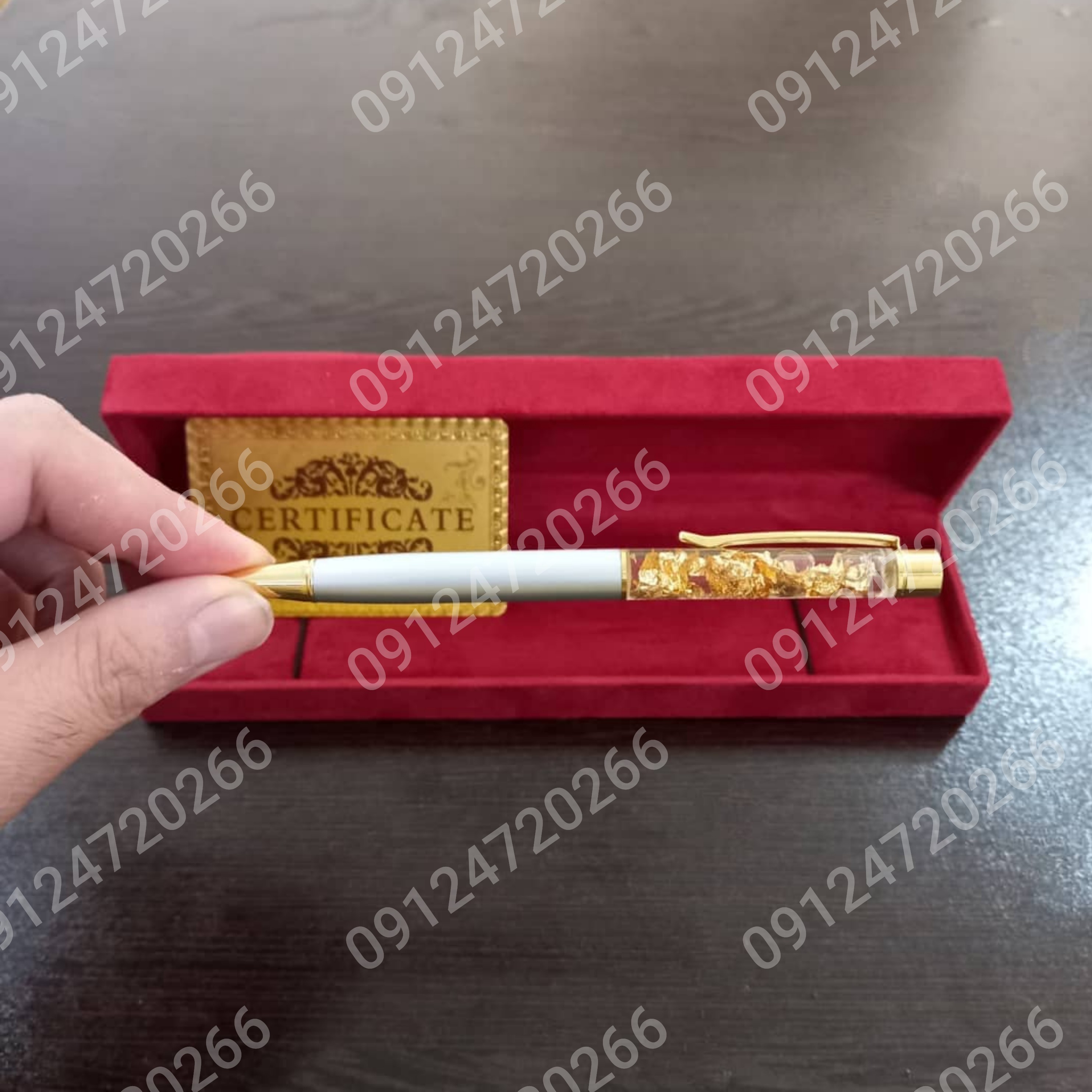 خودکارگلدفویل بدنه طوسی با حک اسم رایگان و جعبه جیر دارای شناسنامه اینستاگرام kadoonlineorg بیش از 3000نمونه