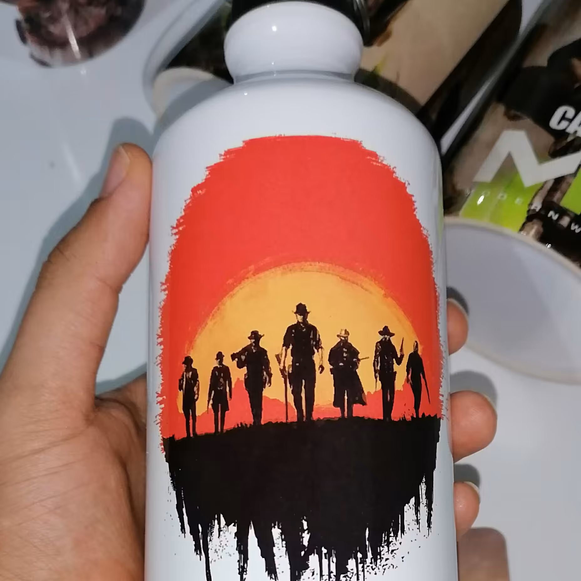 قمقمه گیمینگ رد دد ریدمپشن 2 (  آرتور مورگان ) Red Dead Redemption 2 ( gamer . game  )