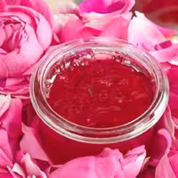 مربای گل محمدی پر از گل ،معجونی سالم وغلیظ