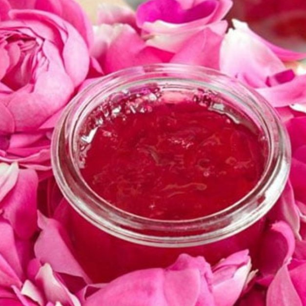 مربای گل محمدی پر از گل ،معجونی سالم وغلیظ